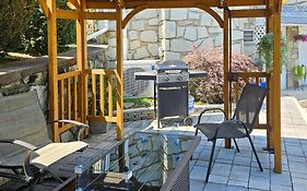 Quakertown Vacation Rental Close To Hiking Trails